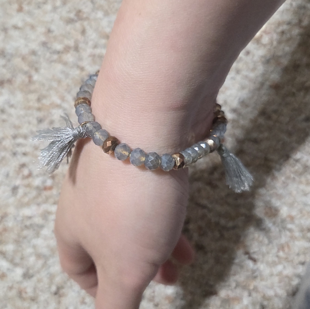 Kinsley Armelle Gray and Gold Beaded Bracelet - Picture 4 of 6